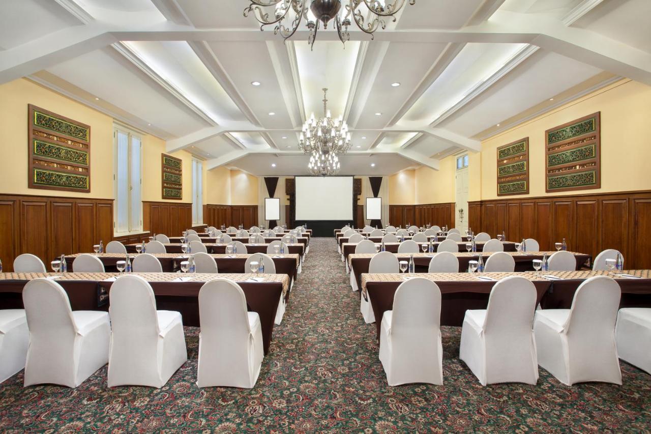 The Phoenix Hotel Yogyakarta - Handwritten Collection Extérieur photo The Royal Conference Hall