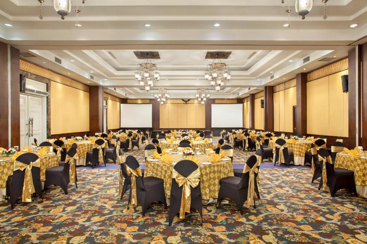 The Phoenix Hotel Yogyakarta - Handwritten Collection Extérieur photo The ballroom